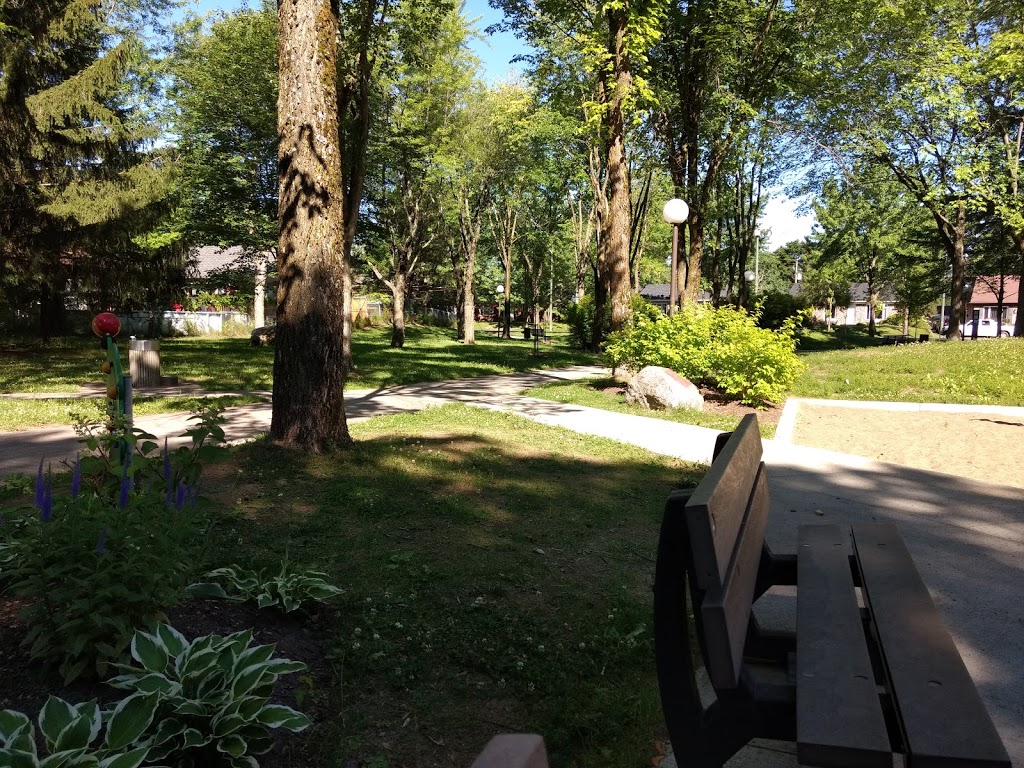 Parc Joseph-Olivier-Chauveau | 5743 Boulevard Chauveau O, Québec, QC G2E 3T3, Canada | Phone: (877) 783-1608