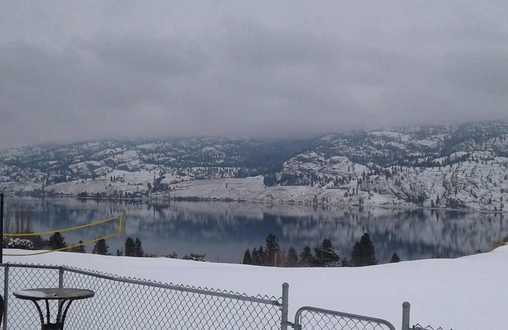 Camp-Along Resort | 100 Ash Ave, Kaleden, BC V0H 1K0, Canada | Phone: (250) 497-5584