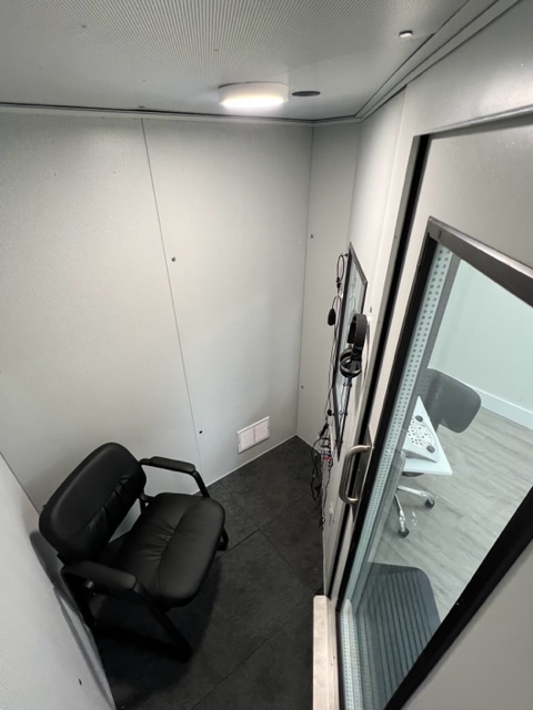 Evear Hearing Oakville | 2501 Third Line Unit 31, Oakville, ON L6M 5A9, Canada | Phone: (905) 827-1515