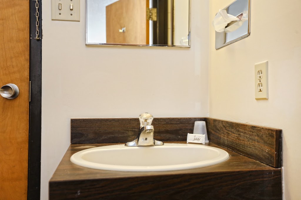 King Hotel | 112 King St, Palmerston, ON N0G 2P0, Canada | Phone: (519) 343-3906