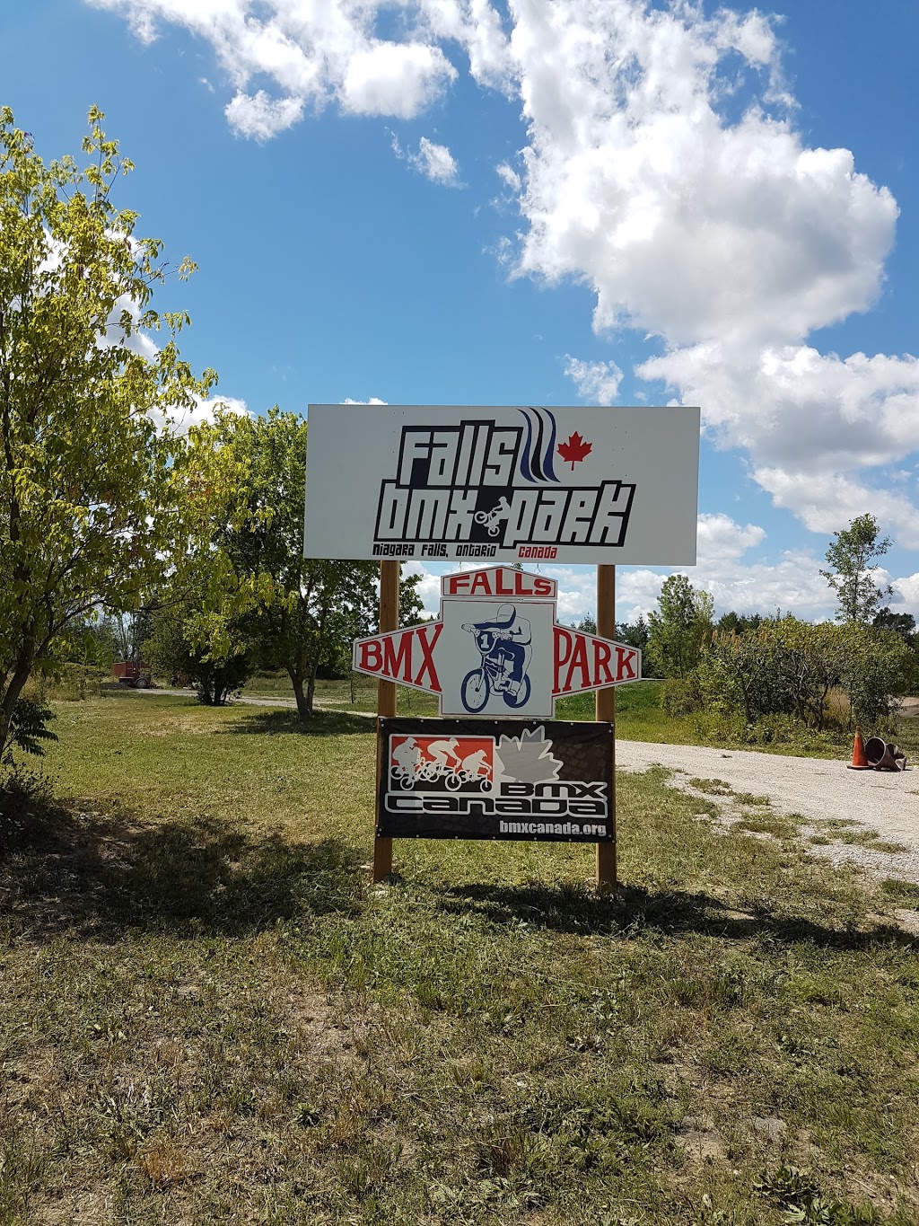 Falls BMX Park | 7553, Beechwood Rd, Niagara Falls, ON L2E 6S5, Canada | Phone: (905) 325-0996