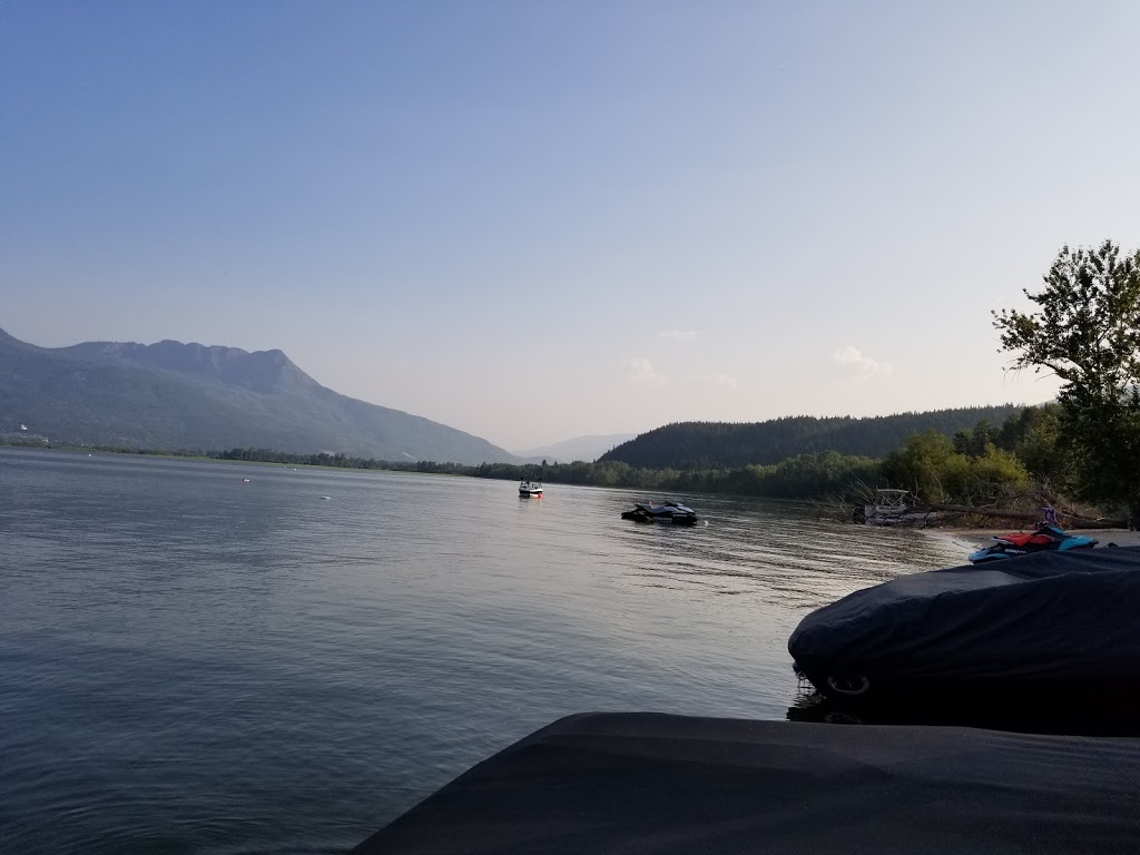 Sandy Point Beach Campground | 2100 Sandy Point Rd, Salmon Arm, BC V1E 2Z8, Canada | Phone: (250) 253-5309