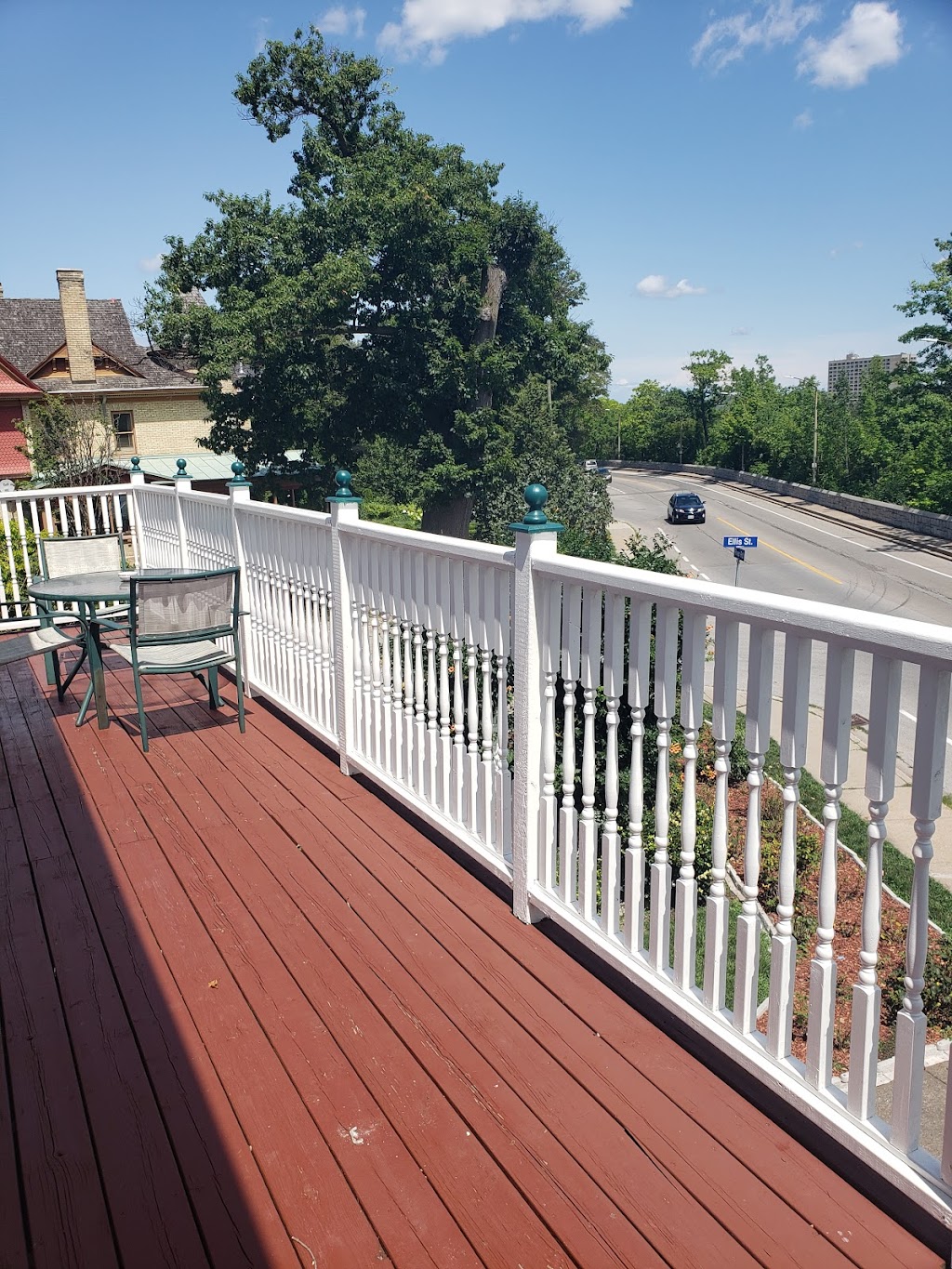 Bed of Roses Bed and Breakfast | 4877 River Rd, Niagara Falls, ON L2E 3G5, Canada | Phone: (905) 356-0529