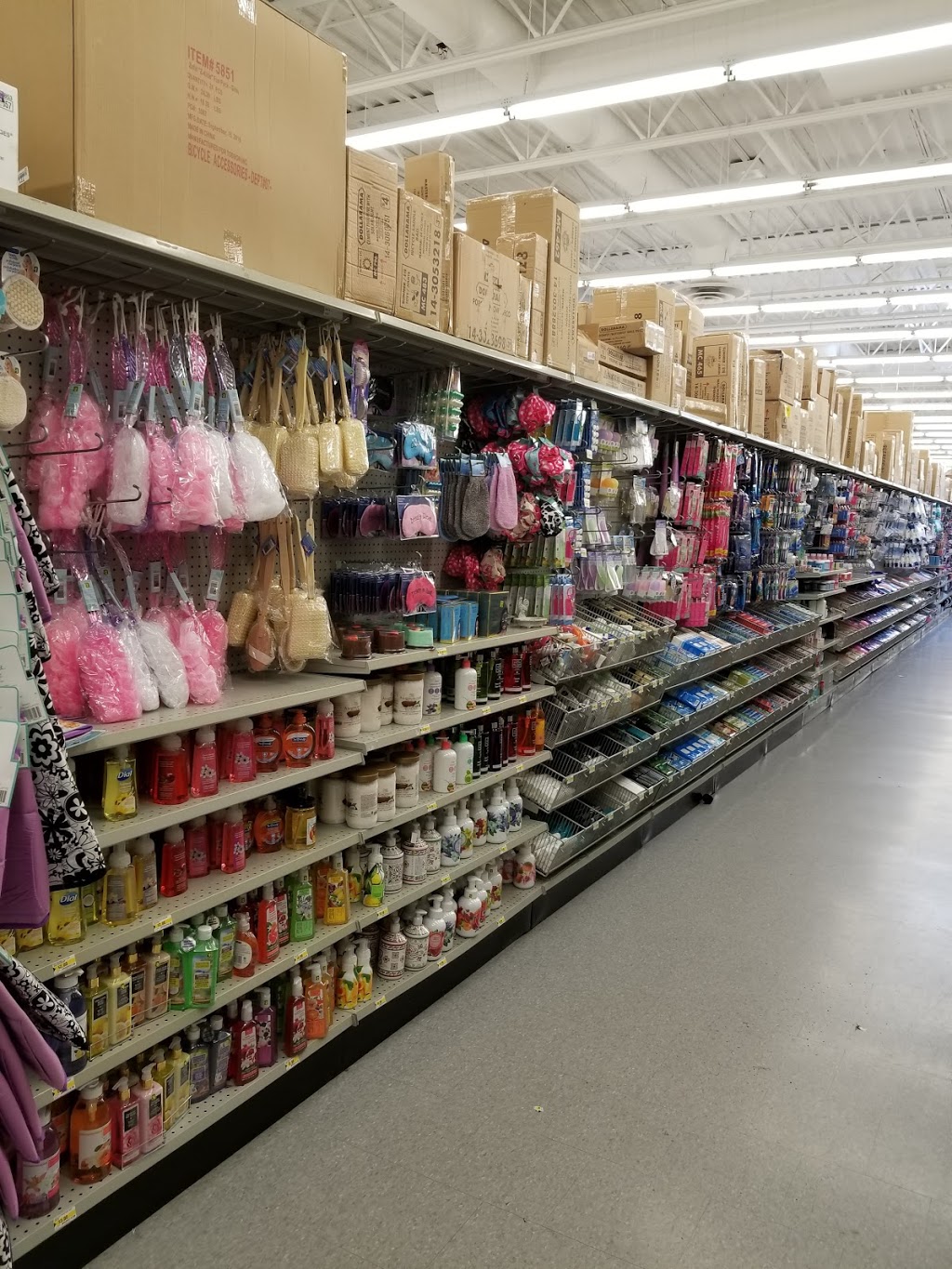 Dollarama | 1341 Main St, North Vancouver, BC V7J 1C5, Canada | Phone: (604) 924-5061