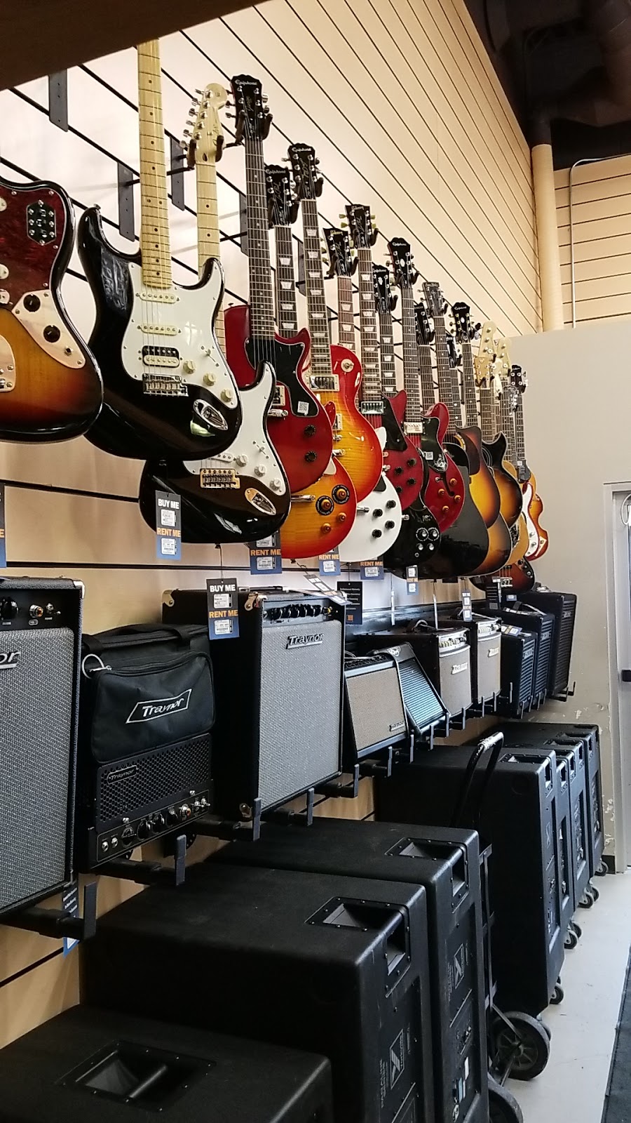 Long & McQuade Musical Instruments | 3404 5 Ave NE, Calgary, AB T2A 5N8, Canada | Phone: (403) 245-3725