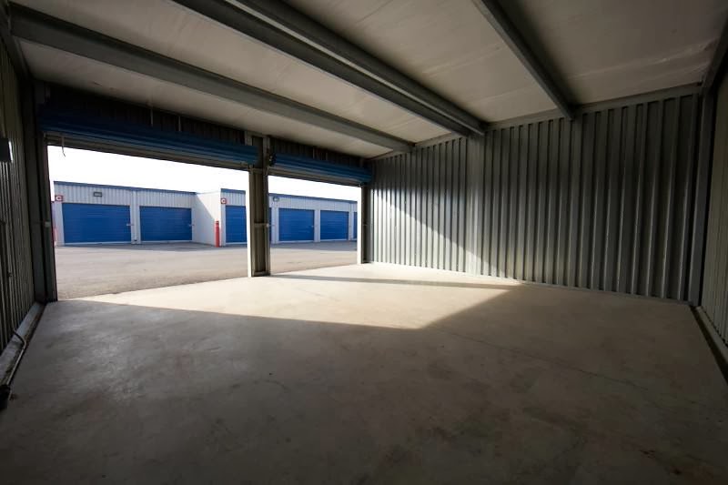 Mississauga Etobicoke Storage | 2545 Summerville Ct, Mississauga, ON L4X 0A2, Canada | Phone: (905) 272-1888