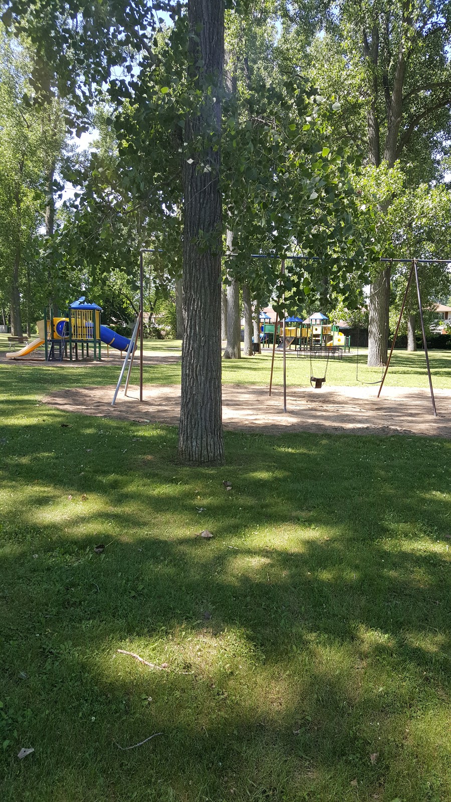 Gismondi Bruno Construction | 420 Acadia Rd, Sarnia, ON N7S 5L6, Canada | Phone: (519) 542-8794
