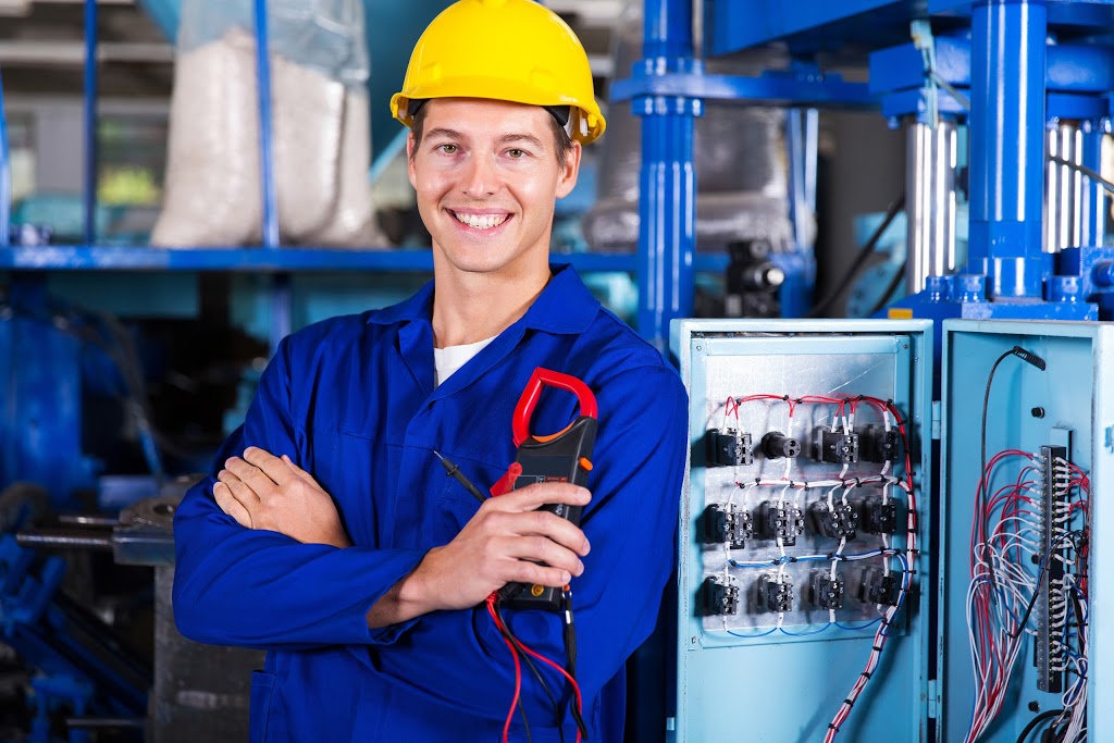Maître Electrik | 998 Rue Ostiguy, Chambly, QC J3L 3E4, Canada | Phone: (450) 626-1221