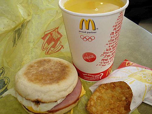 McDonalds | 300 Steeles Ave W, Thornhill, ON L4J 1A1, Canada | Phone: (905) 886-5200