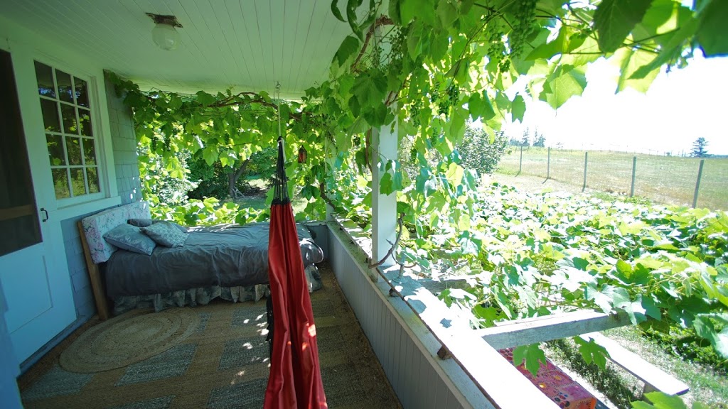 Mission Creek Country Inn | Southeast Kelowna, Kelowna, BC V1W 4A9, Canada | Phone: (250) 860-6108