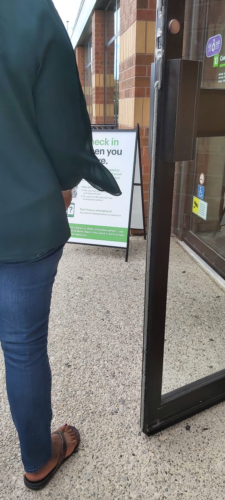 TD Canada Trust Branch and ATM | 6760 Meadowvale Town Centre Cir, Mississauga, ON L5N 4B7, Canada | Phone: (905) 826-2712