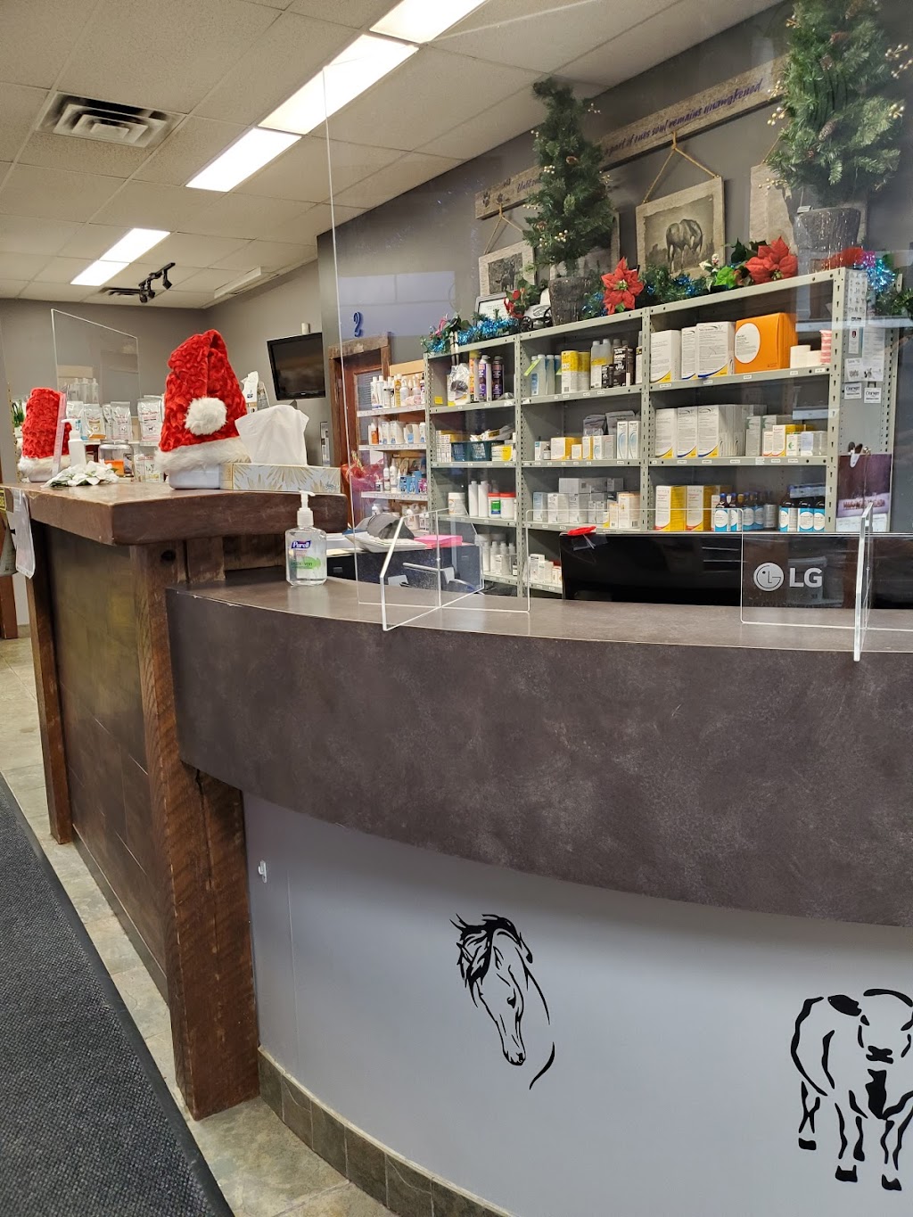 Clearwater Vet Clinic | 5214 44 St, Rocky Mountain House, AB T4T 1B4, Canada | Phone: (403) 845-5353