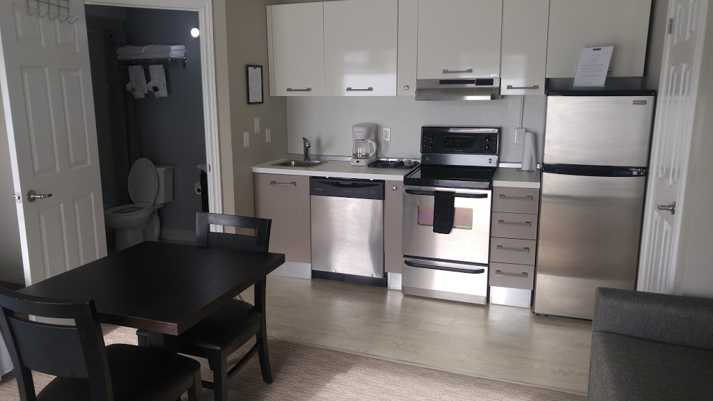 Wasaga Riverdocks Hotel Suites | 361 Mosley St, Wasaga Beach, ON L9Z 2J8, Canada | Phone: (705) 422-2121
