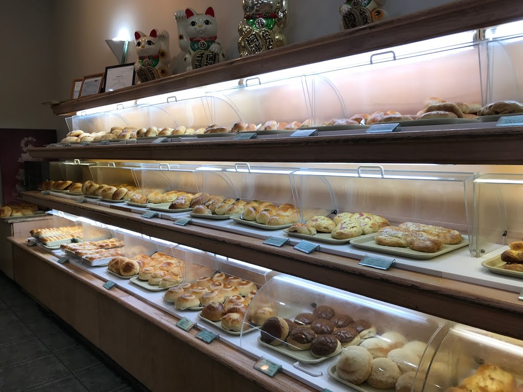 Gloucester Bakery | 131 Ravel Rd, North York, ON M2H 1T1, Canada | Phone: (416) 497-5019
