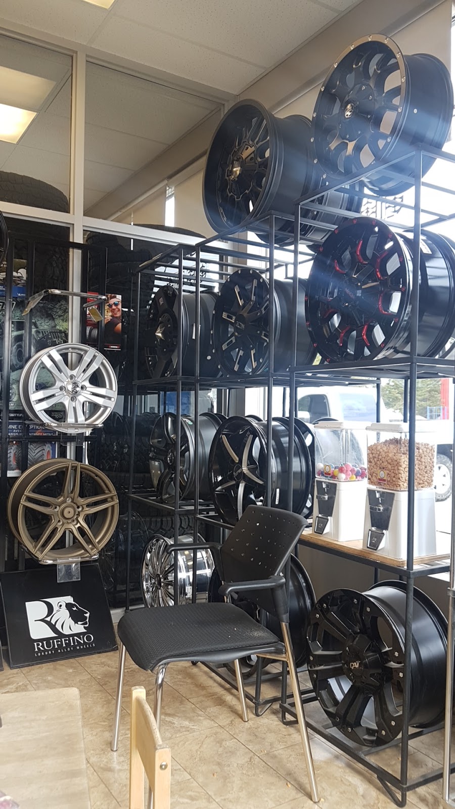 Pneus M C T | 1293 Rue du Parc Industriel, Normandin, QC G8M 4C6, Canada | Phone: (418) 274-3765