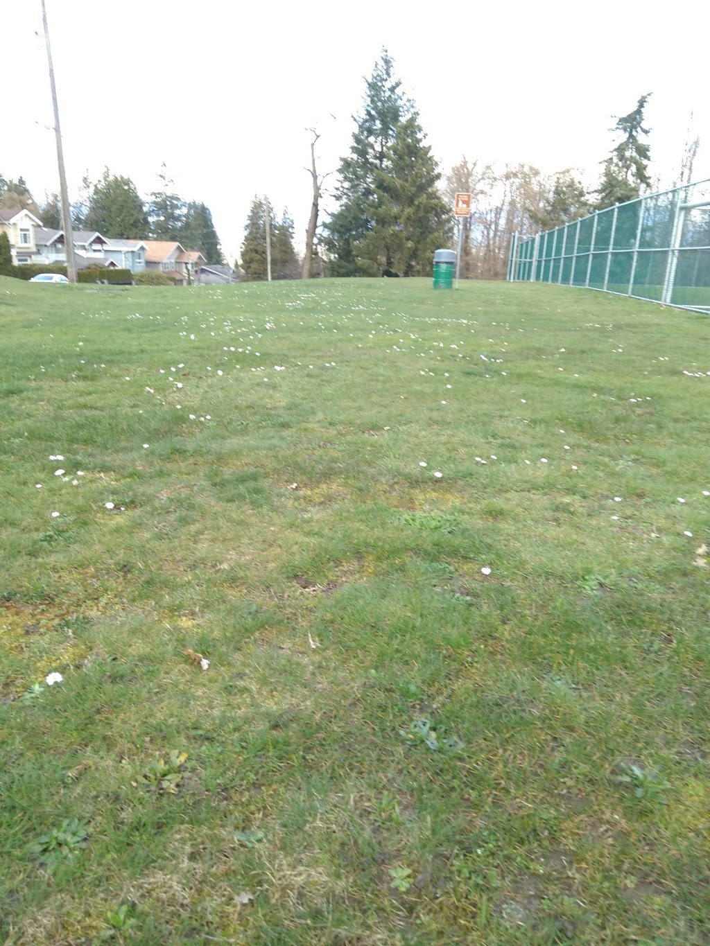 Kisbey Park | 6348 Dufferin Ave, Burnaby, BC V5H 3T1, Canada | Phone: (604) 294-7450