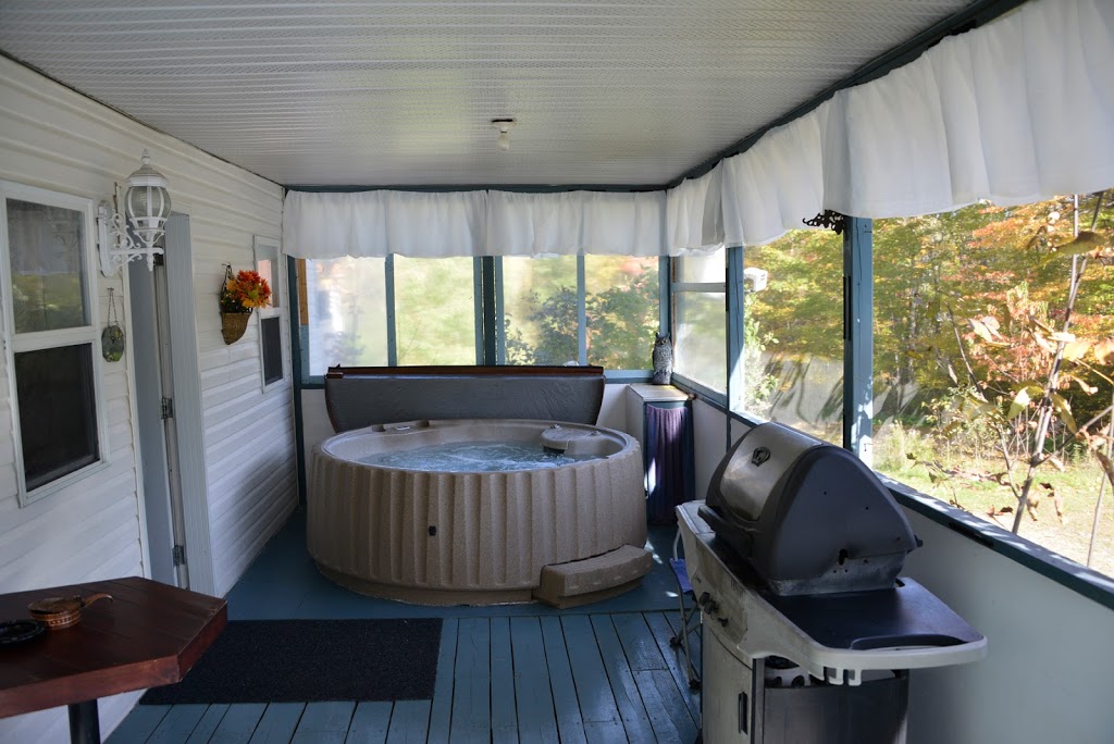 Mésange des Buissons | 36B Chemin Gosford, Bishopton, QC J0B 1G0, Canada | Phone: (819) 574-3398