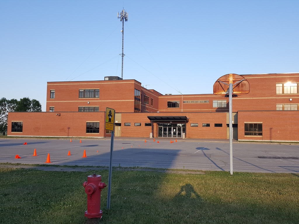 École secondaire Félix-Leclerc | 250 Boulevard Louis-Philippe-Picard, Repentigny, QC J5Y 3W9, Canada | Phone: (450) 492-3578