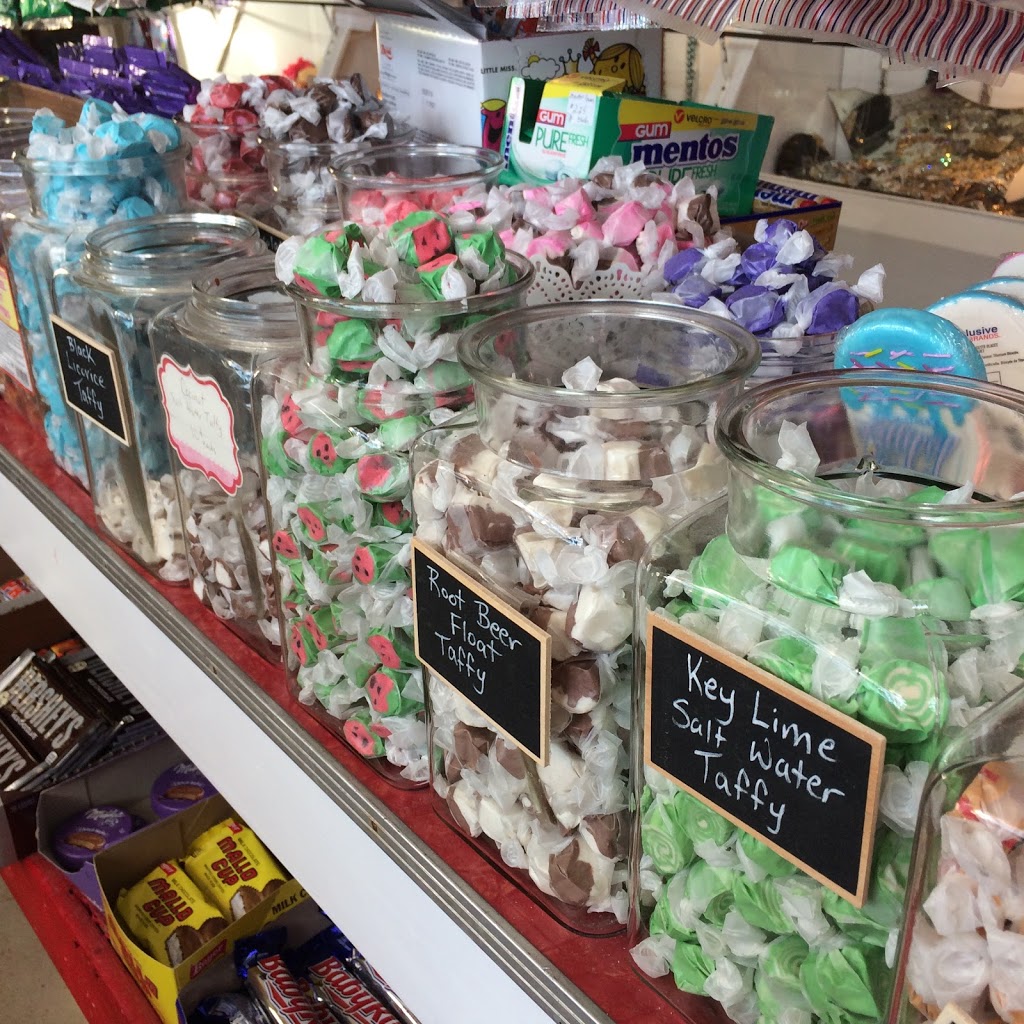 Candies & Curiosities | 30 Robinson Ave, Winnipeg Beach, MB R0C 3G0, Canada | Phone: (204) 509-4524