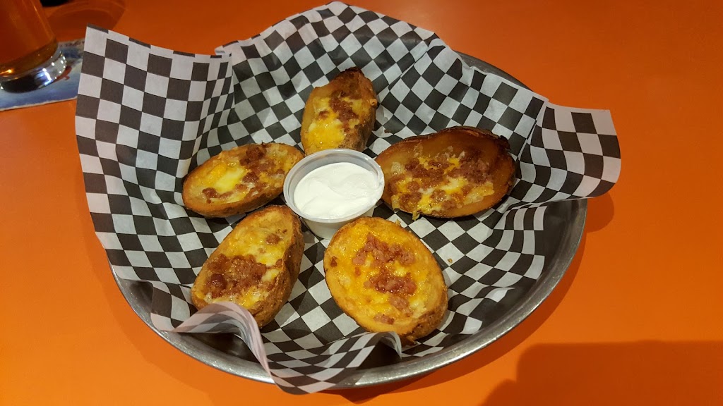 Trappers Sports Bar | 279 King St, Welland, ON L3B 3J9, Canada | Phone: (905) 734-4221