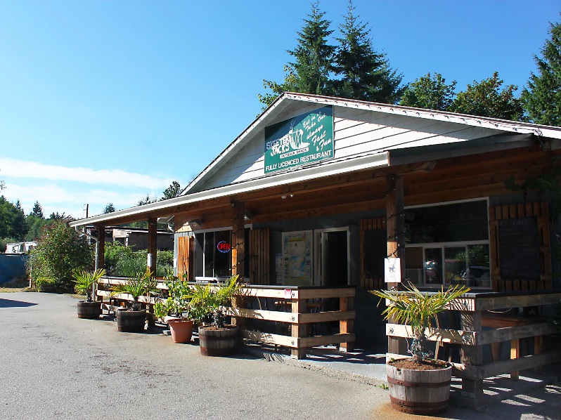 Skeeter Jacks Outback Shack | 9398 BC-101, Powell River, BC V8A 5C1, Canada | Phone: (604) 487-1997