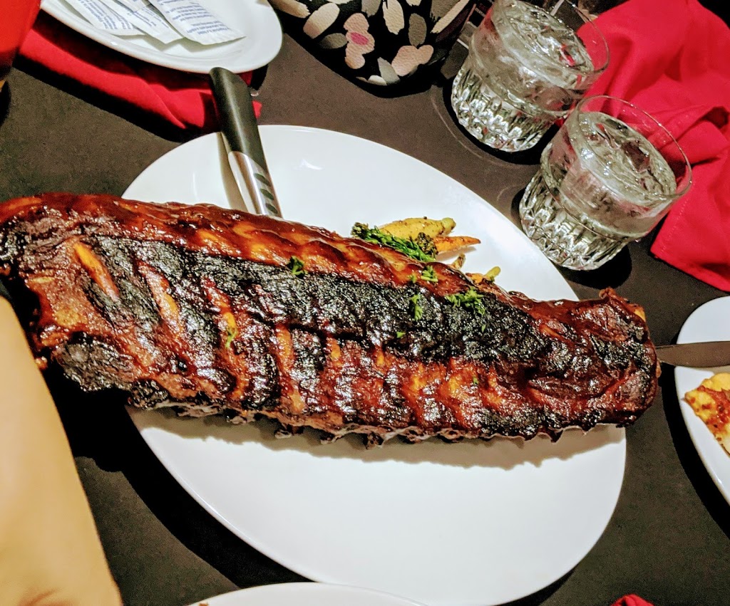 Knuckles Bar & Grill | 15057 Marine Dr #100, White Rock, BC V4B 1C4, Canada | Phone: (604) 531-0646