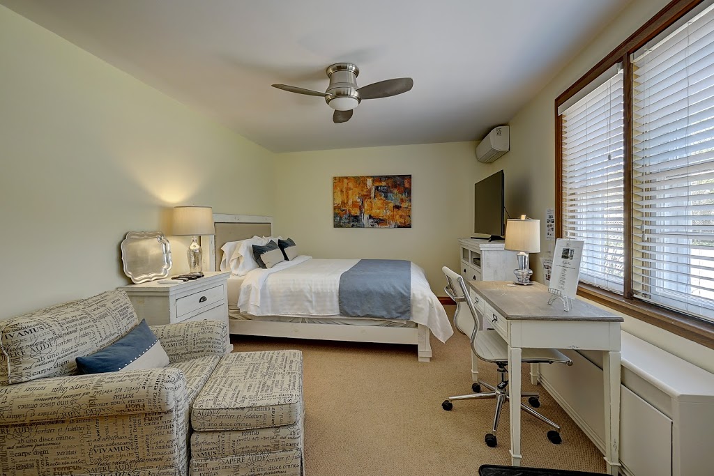 Parkside House | 15 Parkside Dr #3, Barrie, ON L4N 1W7, Canada | Phone: (705) 717-1772