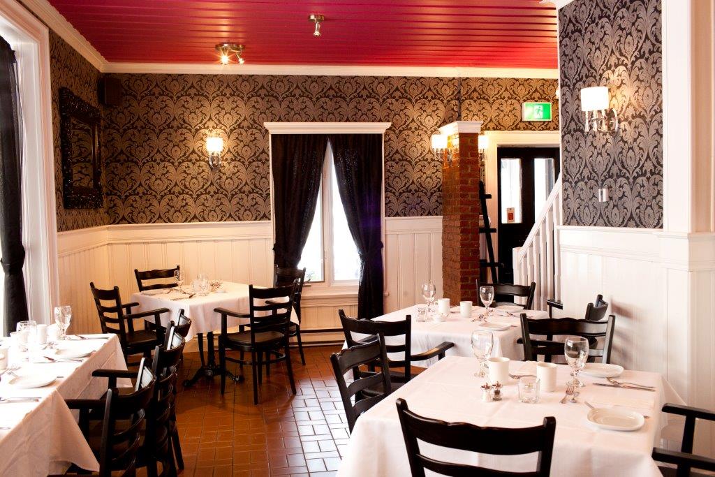 Restaurant Le Saint-Patrice | 169 Rue Fraser, Rivière-du-Loup, QC G5R 1E2, Canada | Phone: (418) 862-9895