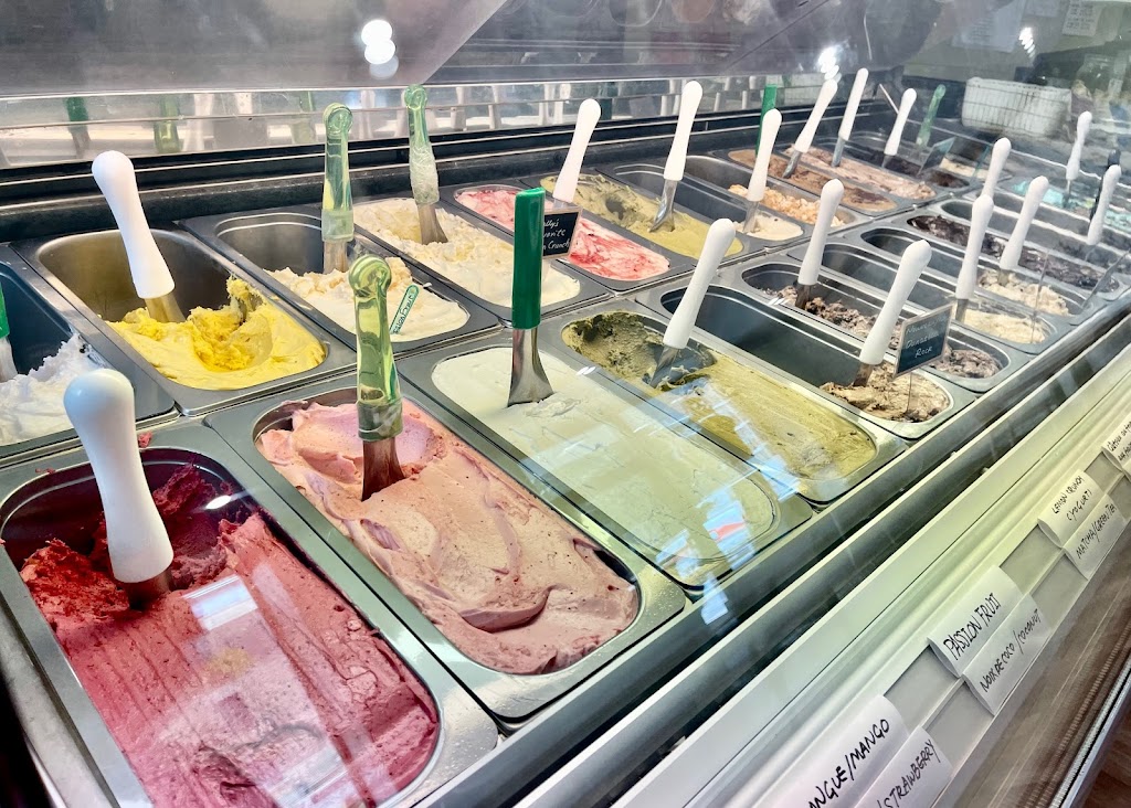 La Dolce Vita (Ice Cream, Gelato, Café) | 2150 Boul. de Maisonneuve Ouest suite 100, Montréal, QC H3H 1L2, Canada | Phone: (438) 375-3062