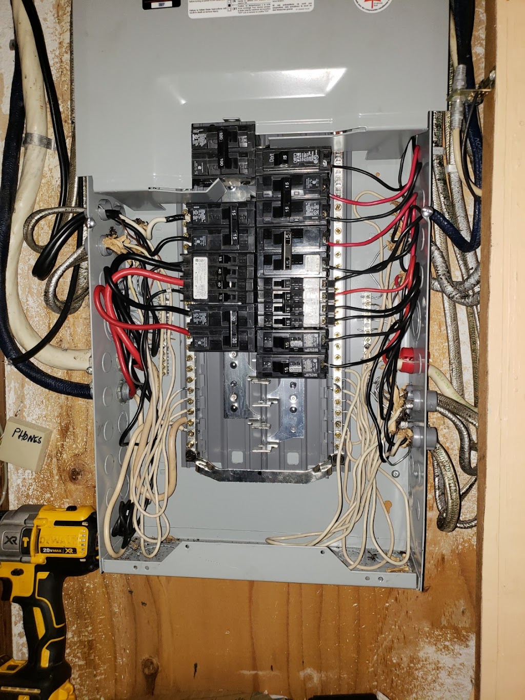 Circuit Savvy Electric | 3880 Duke of York Blvd, Mississauga, ON L5B 4M7, Canada | Phone: (905) 334-0732