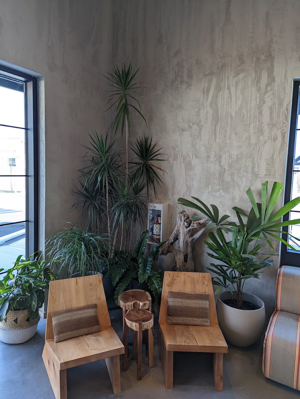 Analog Coffee Greenwich | 55 Greenbriar Dr NW #130, Calgary, AB T3B 5X4, Canada | Phone: (403) 718-5085