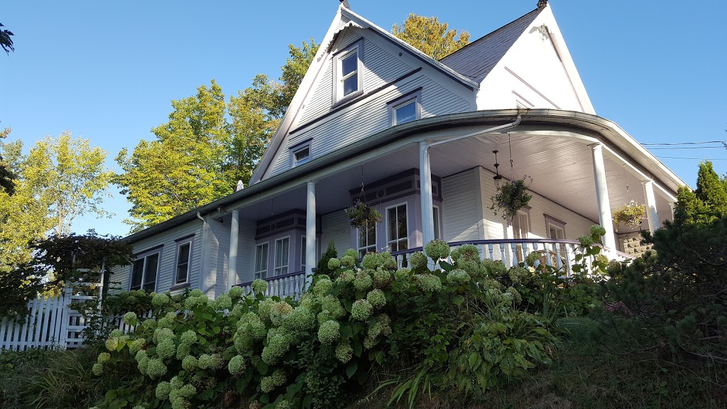 Gite O Bois Dormant | 205 Rue Abbott, Magog, QC J1X 2H4, Canada | Phone: (819) 843-0450