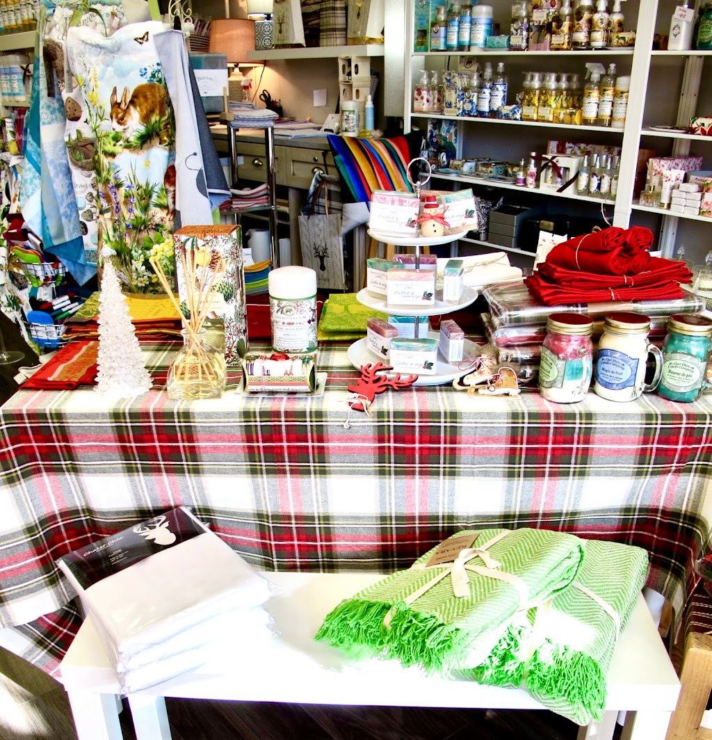 Boutique Dortlottine Inc | 404 Av Victoria, Saint-Lambert, QC J4P 2H9, Canada | Phone: (450) 486-7858
