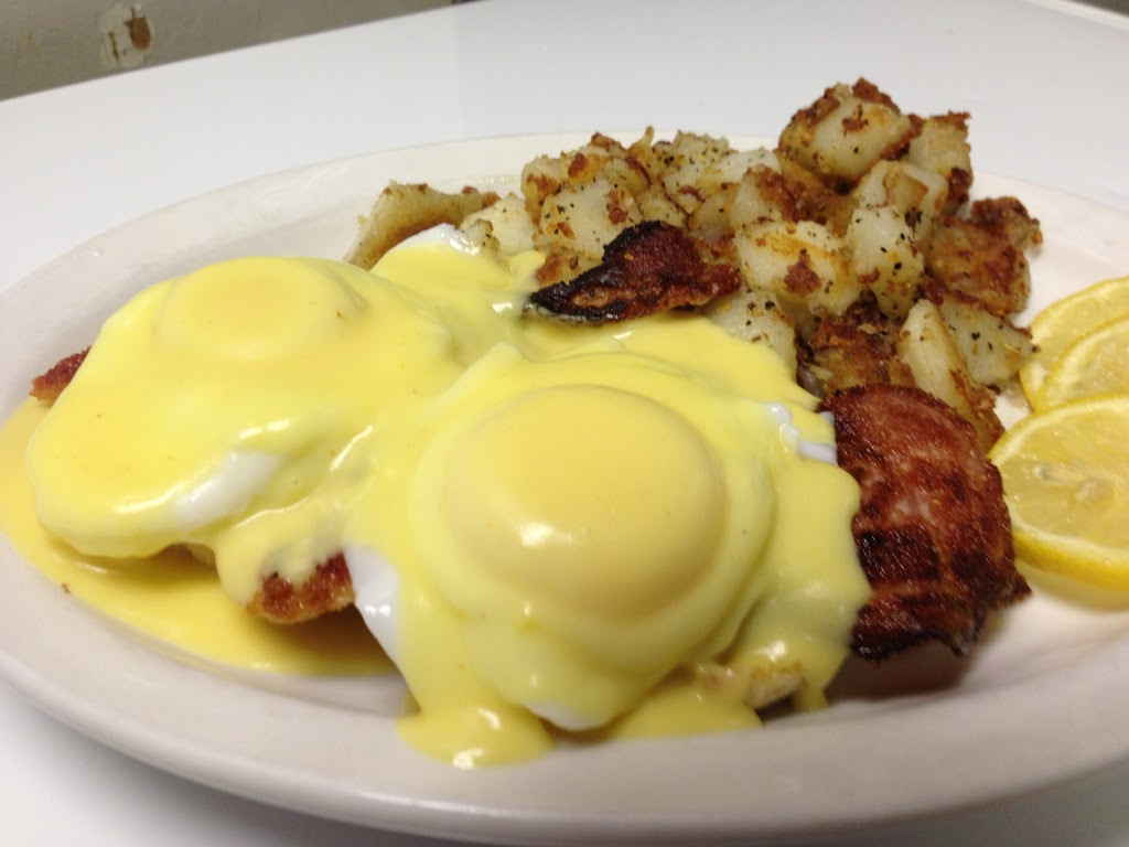 Donut Diner | 947 Niagara St, Welland, ON L3C 1M5, Canada | Phone: (905) 734-7751