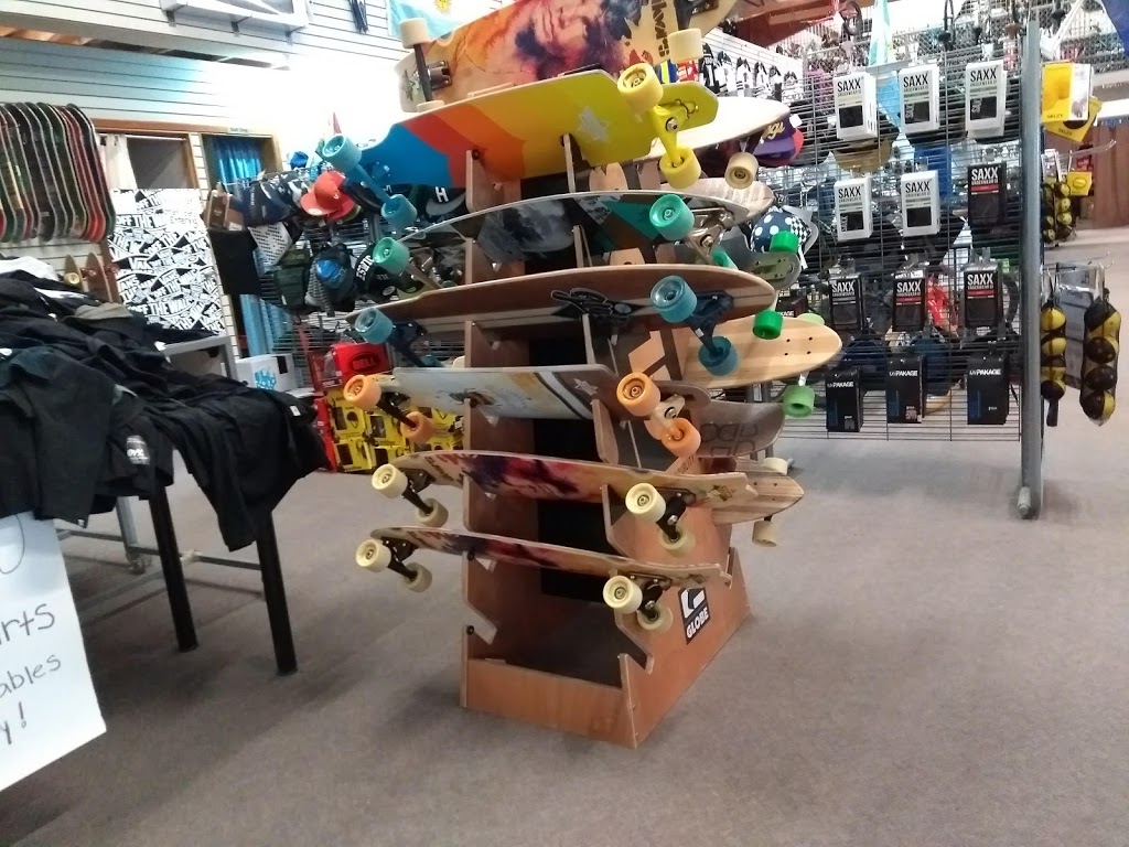 Royal Sports | 650 Raleigh St, Winnipeg, MB R2K 3Z9, Canada | Phone: (204) 668-4584