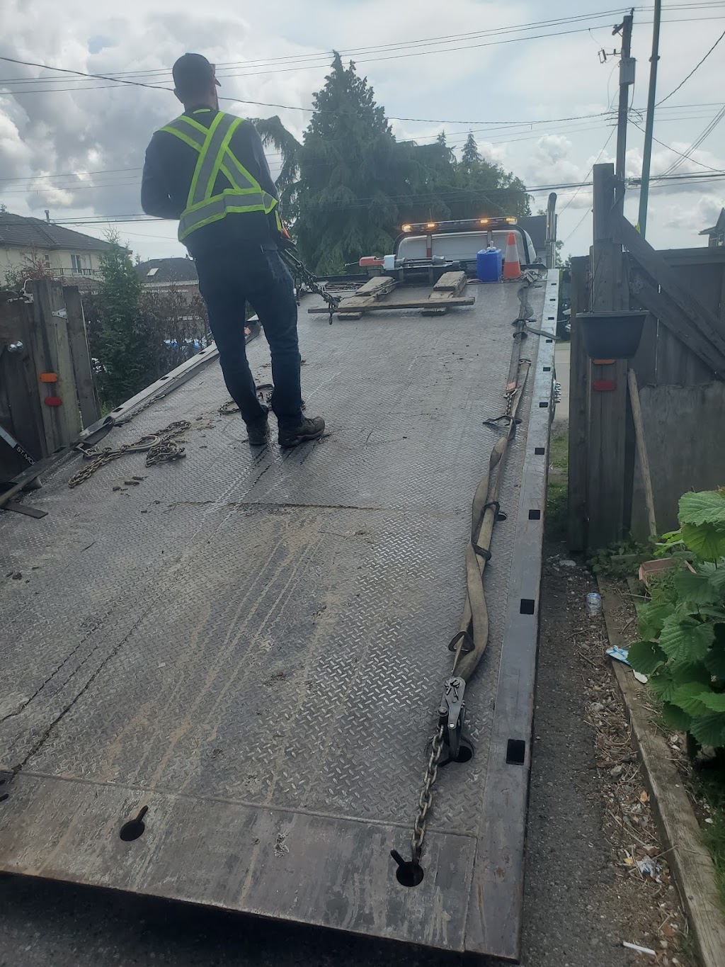 Toms Towing Inc | 1407 Strawline Hill St, Coquitlam, BC V3E 0L5, Canada | Phone: (604) 506-4477