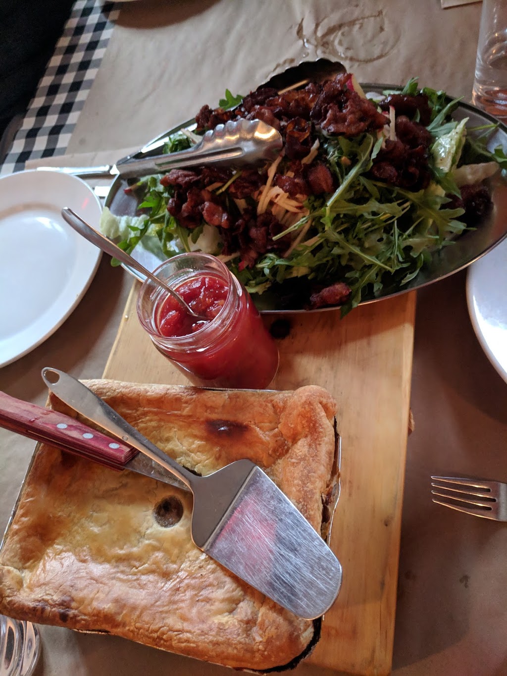 La Tablée des Pionniers | 1357 Rue Saint Faustin, Saint-Faustin-Lac-Carré, QC J0T 1J3, Canada | Phone: (819) 688-2101