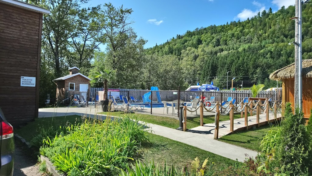 Camping au Bord de la Rivière | 1520 Bd de Comporté, La Malbaie, QC G5A 1M8, Canada | Phone: (418) 665-9999