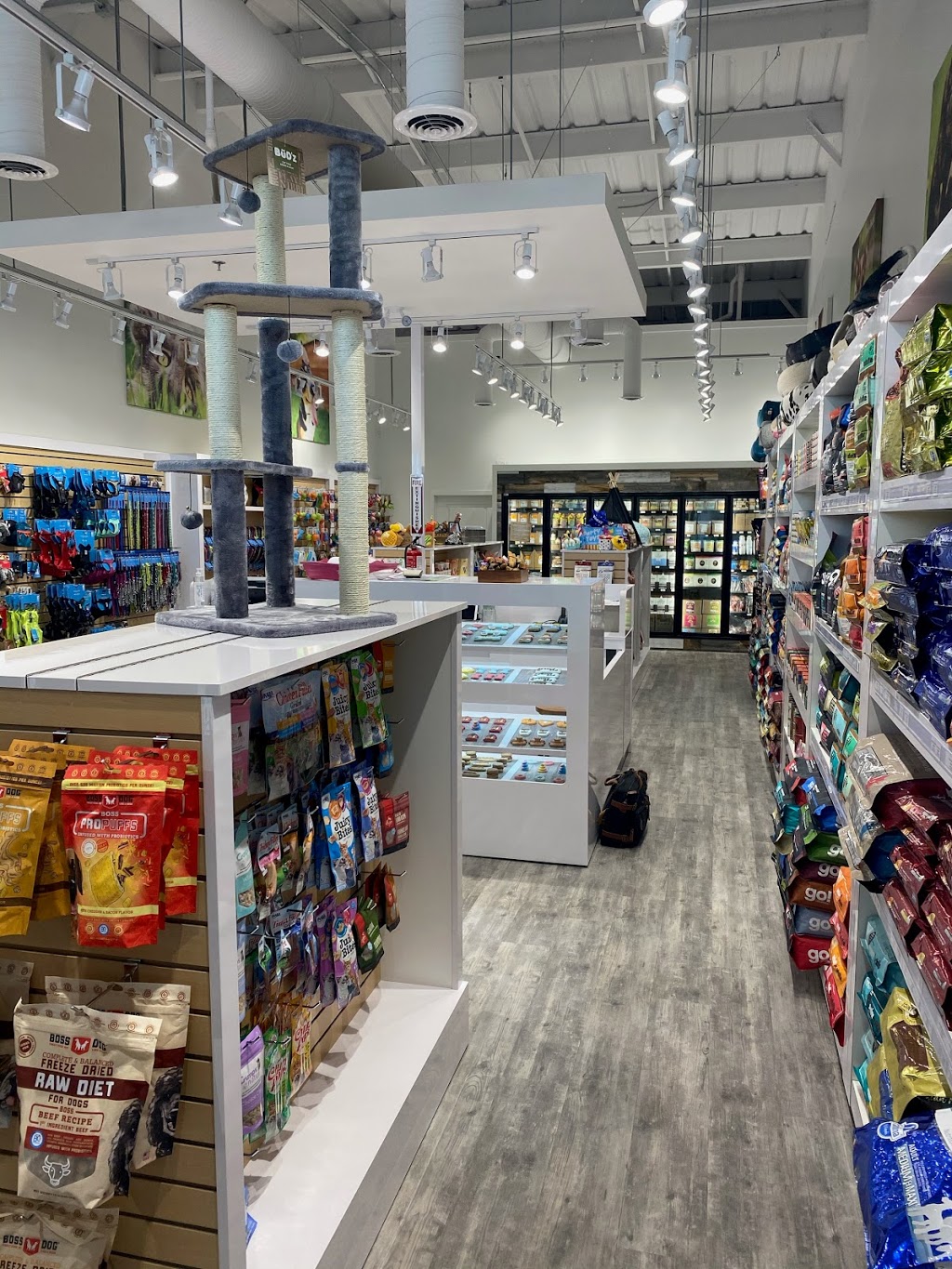 Bone & Biscuit | 589 S Pelham Rd Unit 140, Welland, ON L3C 3C7, Canada | Phone: (289) 820-5554