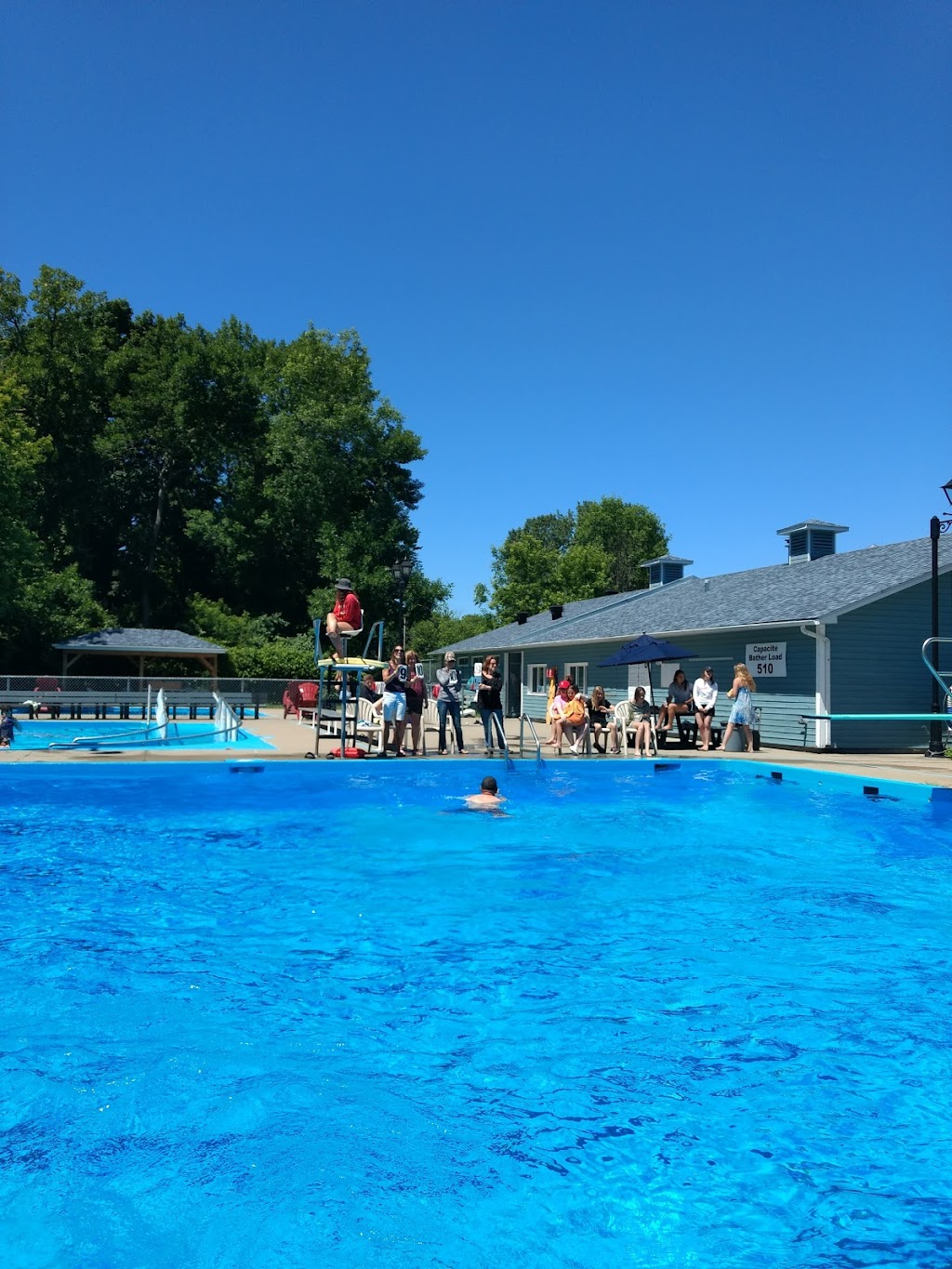 Curling club de Baie-D’Urfé | 63 Rue Churchill, Baie-dUrfé, QC H9X 3N4, Canada | Phone: (514) 457-5900