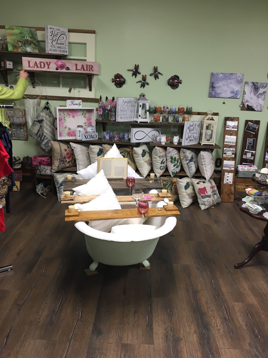 Tea Time Decor | 8024 Coleman St, Mission, BC V2V 6R5, Canada | Phone: (604) 763-8647