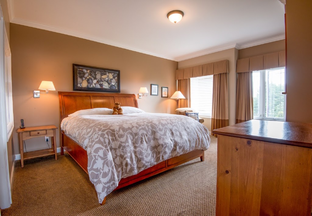 Sidney Vacation Rentals | 2326 Harbour Rd #309, Sidney, BC V8L 2P8, Canada | Phone: (250) 629-3330
