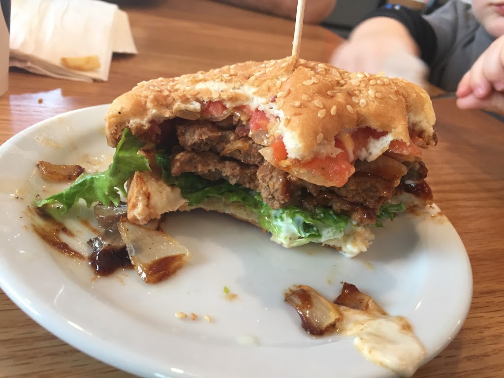 Rogers Drive-In Restaurant | 4717 50 Ave, Rimbey, AB T0C 2J0, Canada | Phone: (403) 843-3805