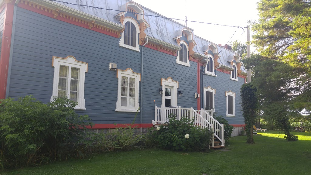 Auberge Chemin du Roy | 106 Rue Saint Laurent, Deschambault, QC G0A 1S0, Canada | Phone: (418) 286-6958
