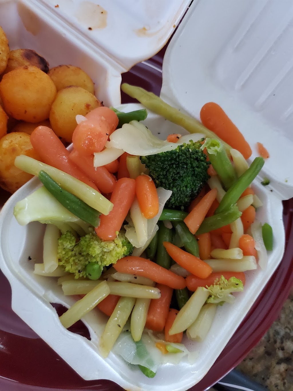 Marios BBQ | 2500 Hurontario St, Mississauga, ON L5B 1N2, Canada | Phone: (905) 270-5060