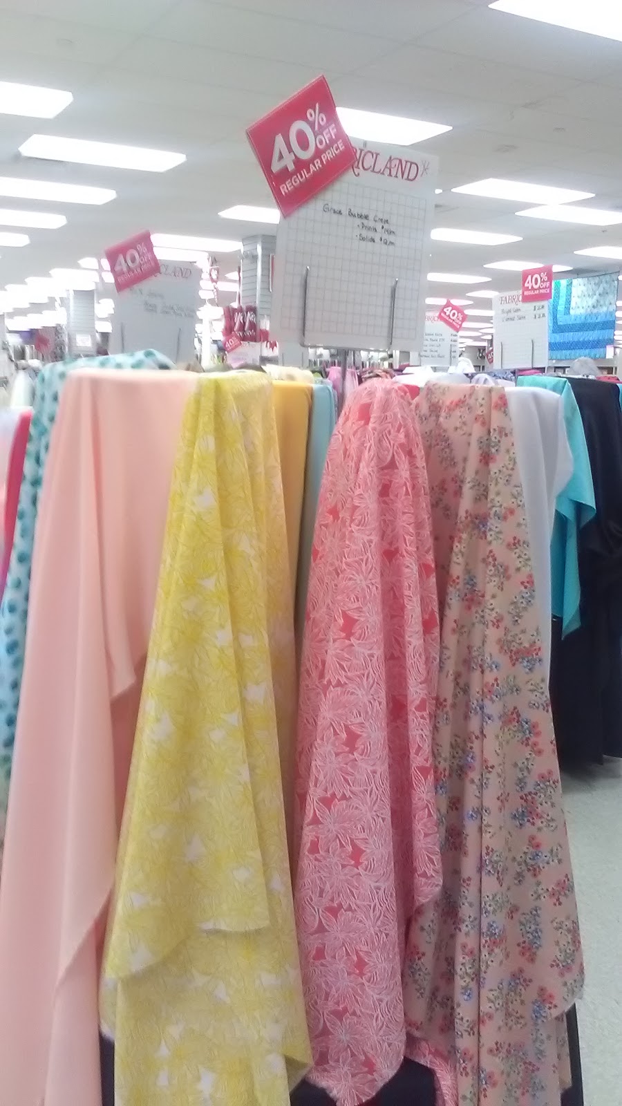 Fabricland | Londonderry Mall, 2200 137 Ave NW, Edmonton, AB T5C 3C8, Canada | Phone: (780) 478-0435