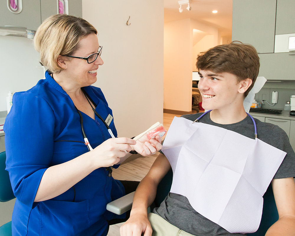 Cadboro Bay Dental | 3849 B Cadboro Bay Rd, Victoria, BC V8N 4G3, Canada | Phone: (778) 433-1888