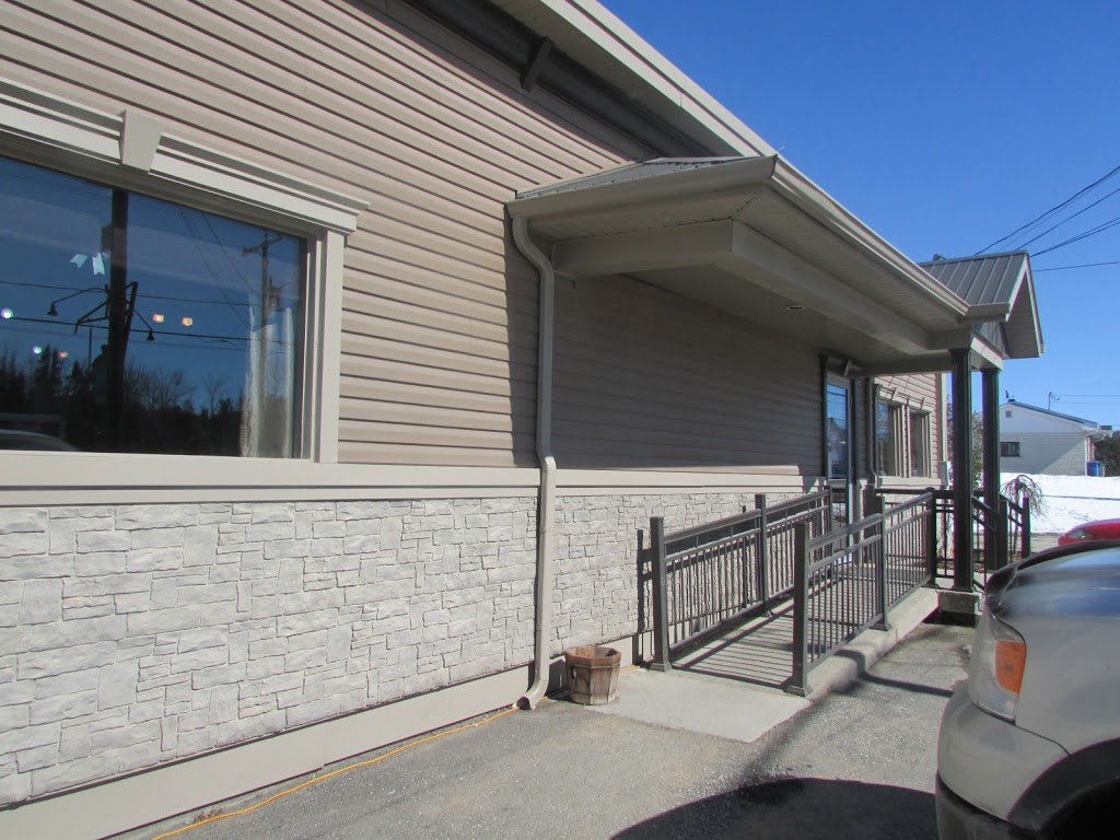 Resto Sawyers | 98 Rue de Cookshire, tel 819-889-3251, Sawyerville, QC J0B 3A0, Canada | Phone: (819) 889-3251