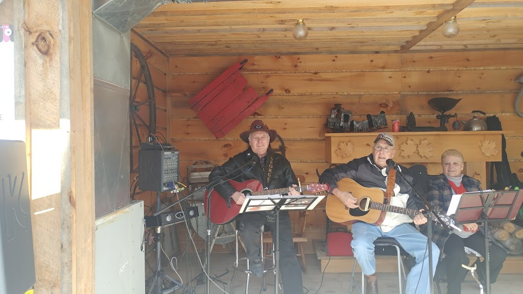 Walts Sugar Shack | 1671 Salem Rd, Consecon, ON K0K 1T0, Canada | Phone: (613) 965-6381