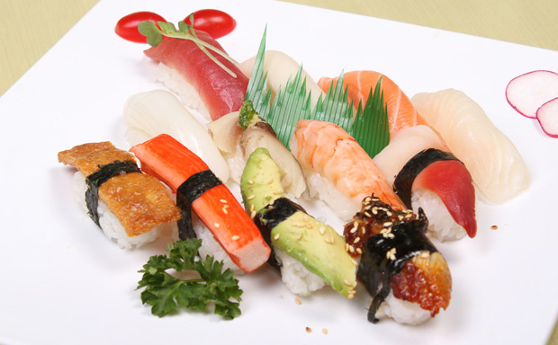 Makimono Sushi Bar & Restaurant | 1300 Harmony Rd N, Oshawa, ON L1H 7K5, Canada | Phone: (905) 579-2200
